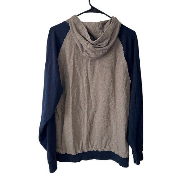 Cabela’s Lightweight Hoodie   - Picture 4 of 4